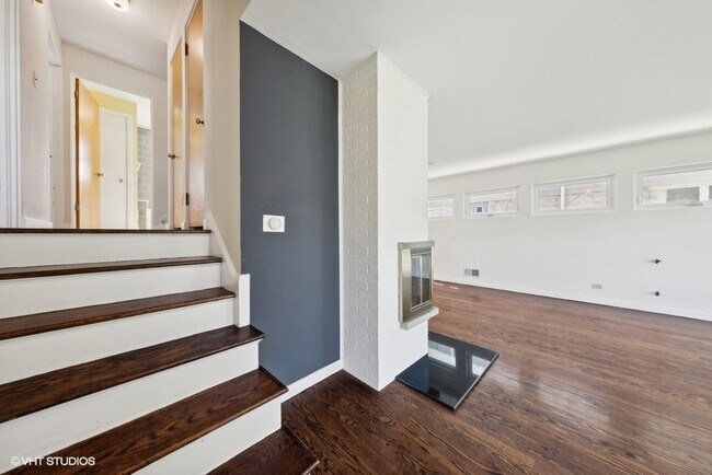 Foto del edificio - 3825 Lawn Ave