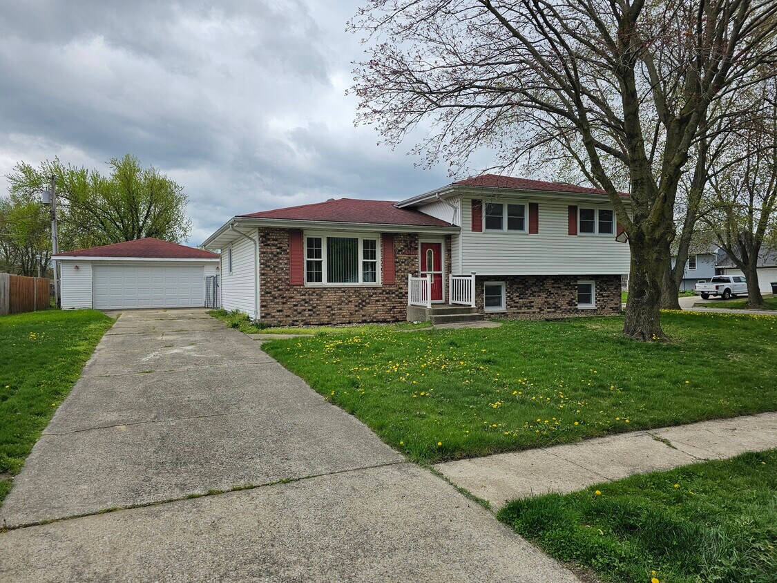5273 Robbins Ave, Portage, IN 46368 House Rental in Portage, IN