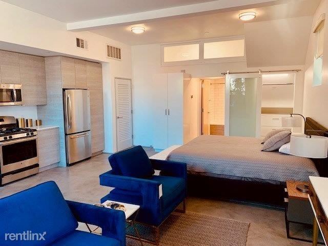 Building Photo - 1 br, 1 bath Apartment - 8740 1/2 Venice Blvd