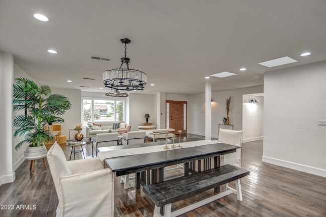 Building Photo - 8726 E San Bruno Dr