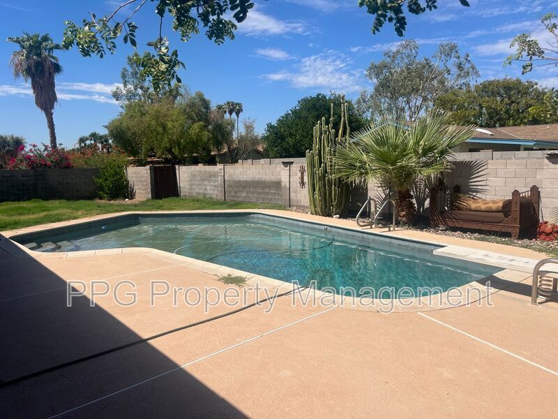 Foto principal - 456 W Jasper Dr