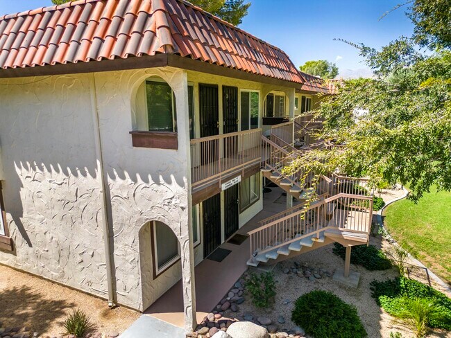 Foto del edificio - 64285 Spyglass Ave