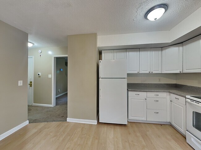 Foto del edificio - 1711 6th Pl Cir NW