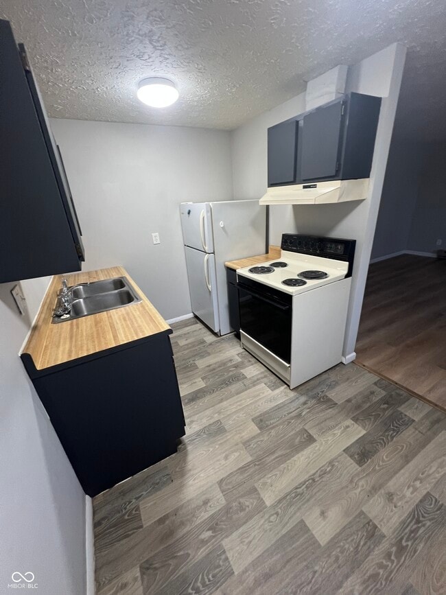 Foto del edificio - 1818 Michigan St