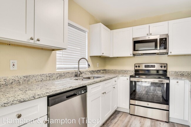 Building Photo - 5 br, 3 bath House - 1103 EMERALDA ROAD