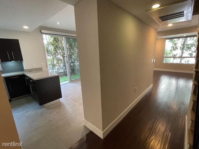 Foto del edificio - 1666 Greenfield Ave