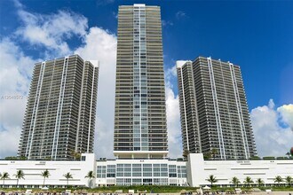 Building Photo - 1800 S Ocean Dr