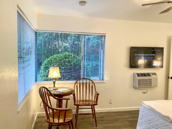 Foto del edificio - 1042 Easum Dr