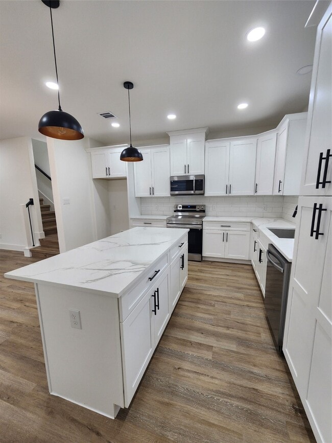 Building Photo - 650 Everett St