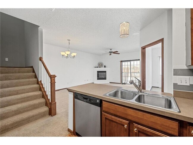 Foto del edificio - Awesome otesgo property for lease, 3 beds 2 baths, updates through-out!