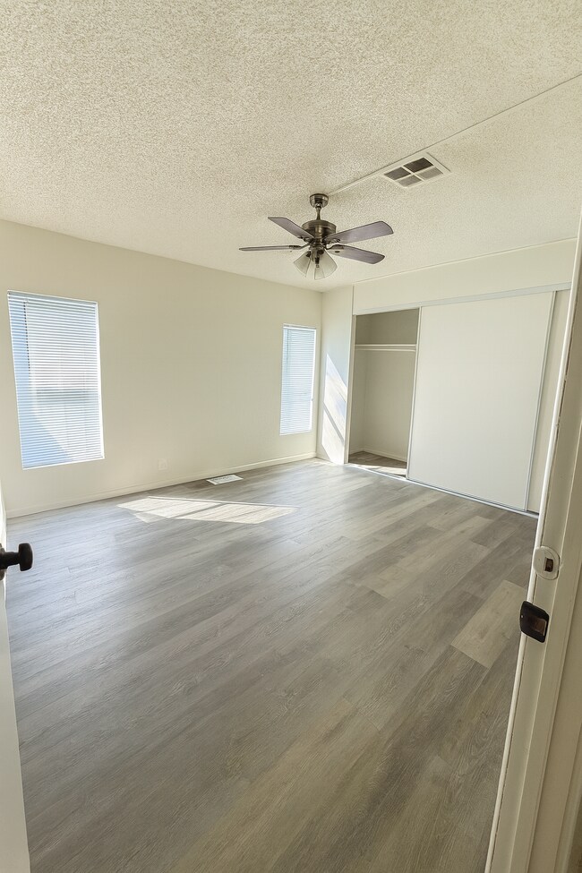 Foto del edificio - 24425 Woolsey Canyon Rd