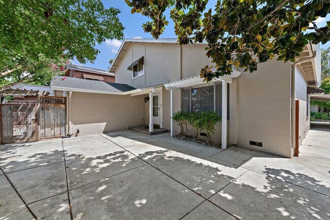 Foto del edificio - Spacious Single-Family Home in Great Location!