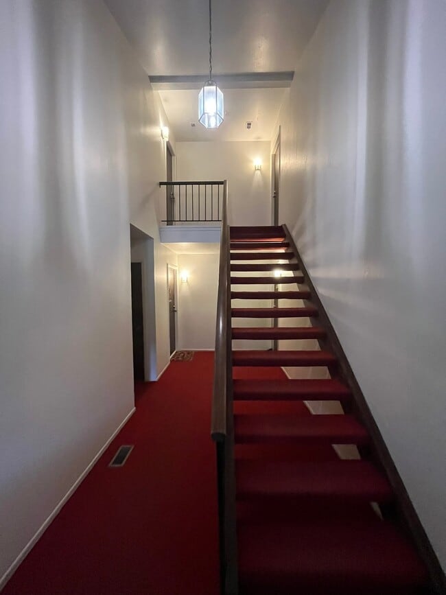 Foto del edificio - 355 Lambert Dr