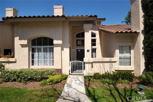 Foto principal - 29 Nightingale Dr