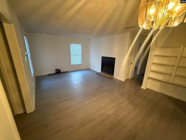 Foto del edificio - 117 Misty Oak Rd