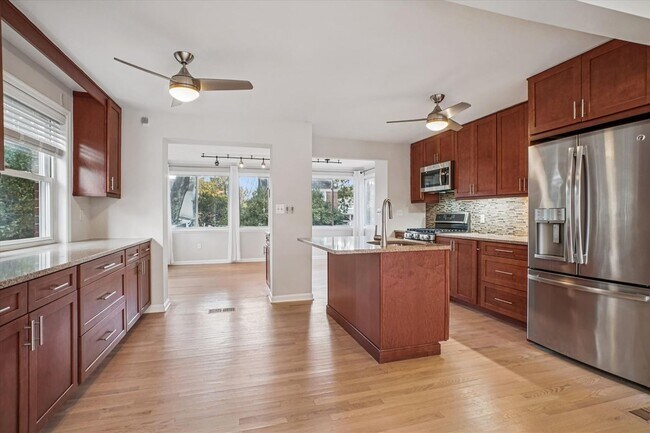 Foto del edificio - 4409 Westbrook Ln