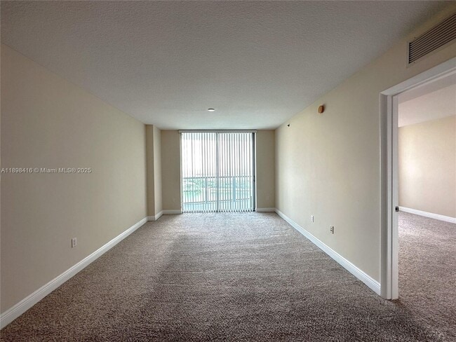 Foto del edificio - 2681 N Flamingo Rd