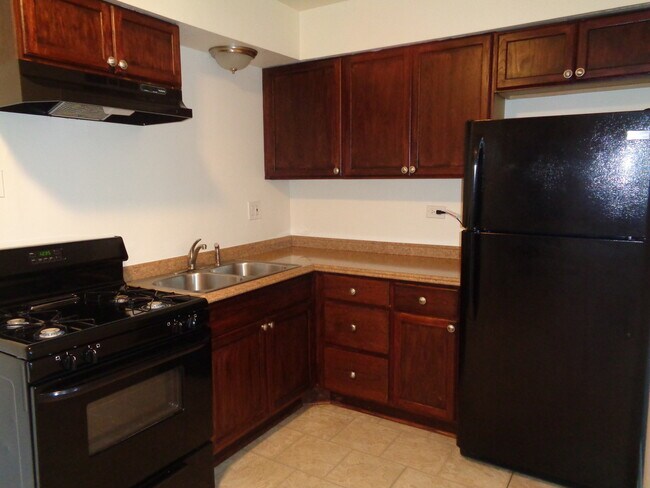 Building Photo - 8244 W 87th St