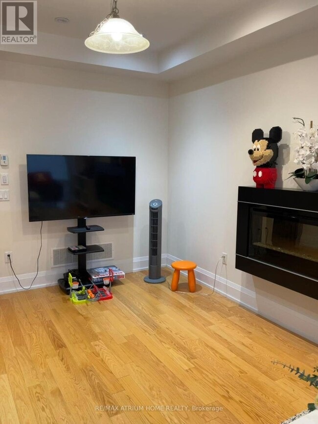 Building Photo - 252B Finch Ave E