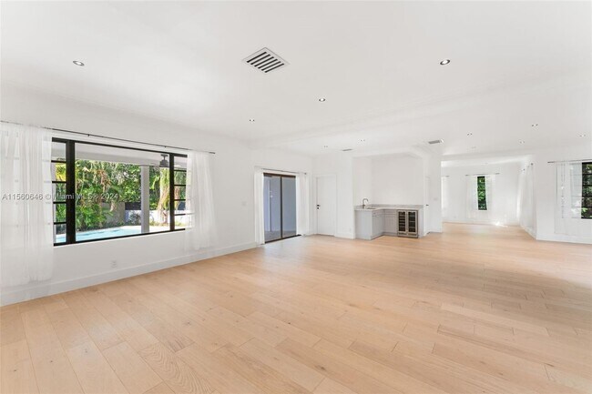 Foto del edificio - 4444 Adams Ave