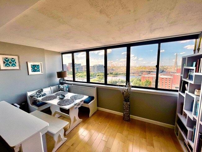 Building Photo - 10 Whittier Pl