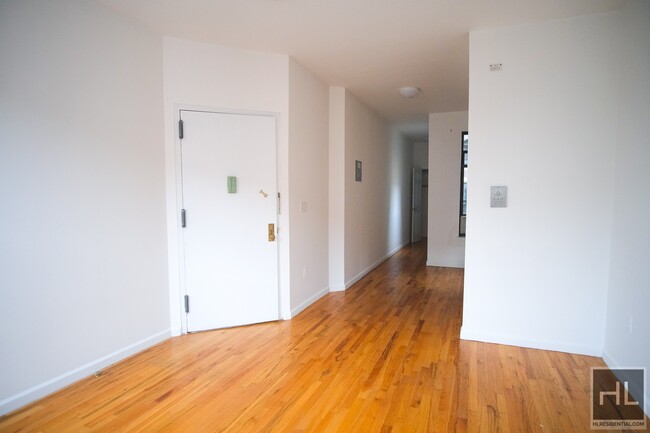 Building Photo - Studio in Hamilton Heights