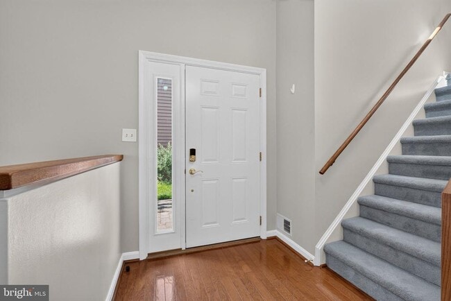 Building Photo - 6 Youngs Farm Ct