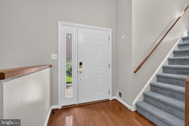 Foto del edificio - 6 Youngs Farm Ct