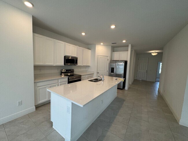 Foto del edificio - Step Into Sunshine! 4BD/ 2BA Contemporary Elegance in Deltona!