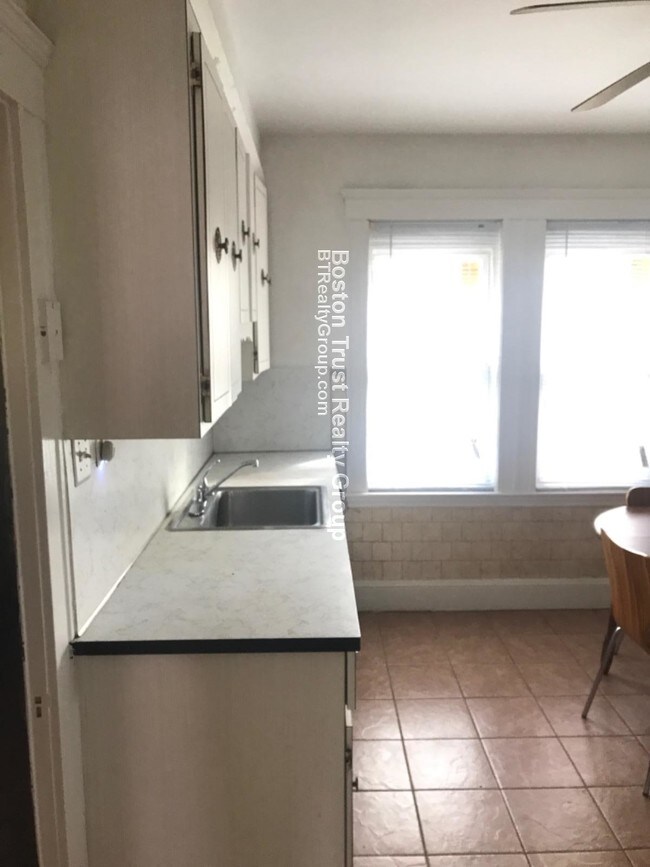 Building Photo - 2.5 Bd