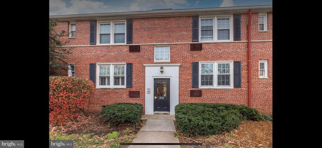 Foto principal - 202 N George Mason Dr