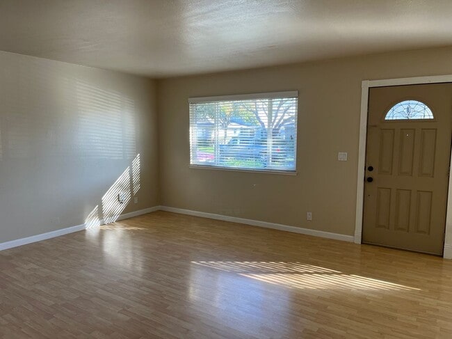 Foto del edificio - 5489 Judith St