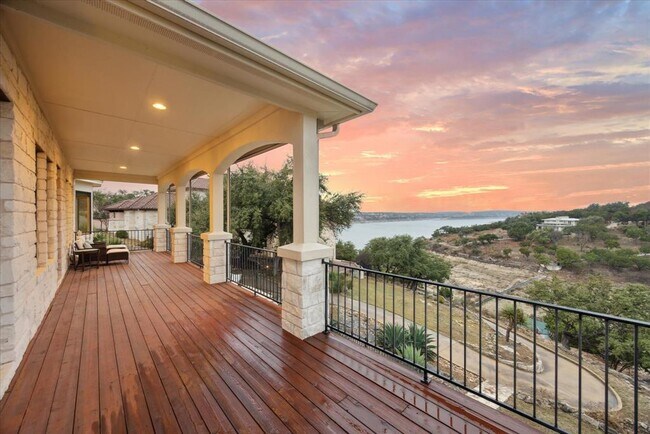 Foto del edificio - 17813 Kingfisher Ridge Dr