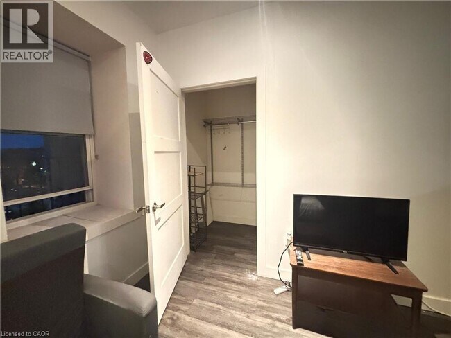 Photo du bâtiment - 25 Main St