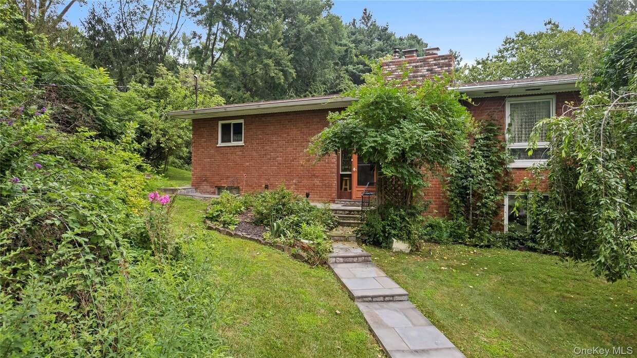 Foto principal - 210 Augusta Dr