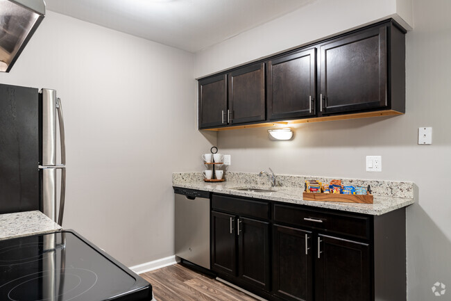 2BR, 2BA - 1,200SF - Kitchen - Lakeside Village Apartments