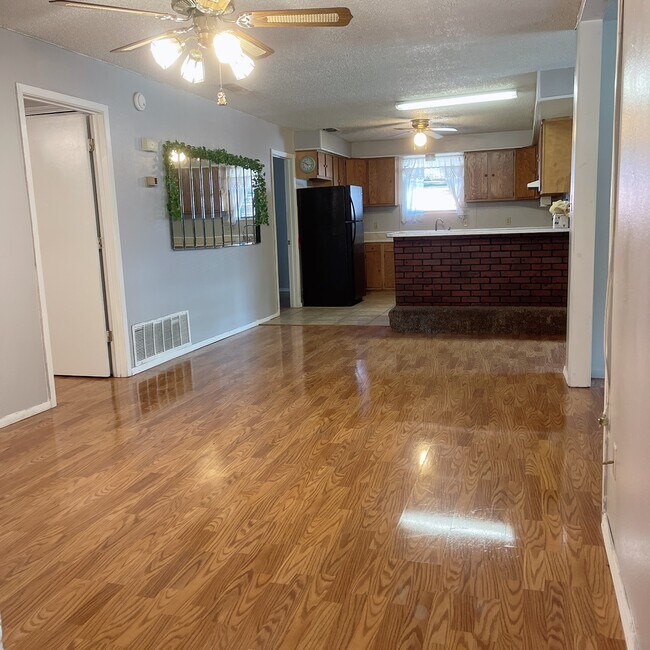 Building Photo - 2055 Campbell St
