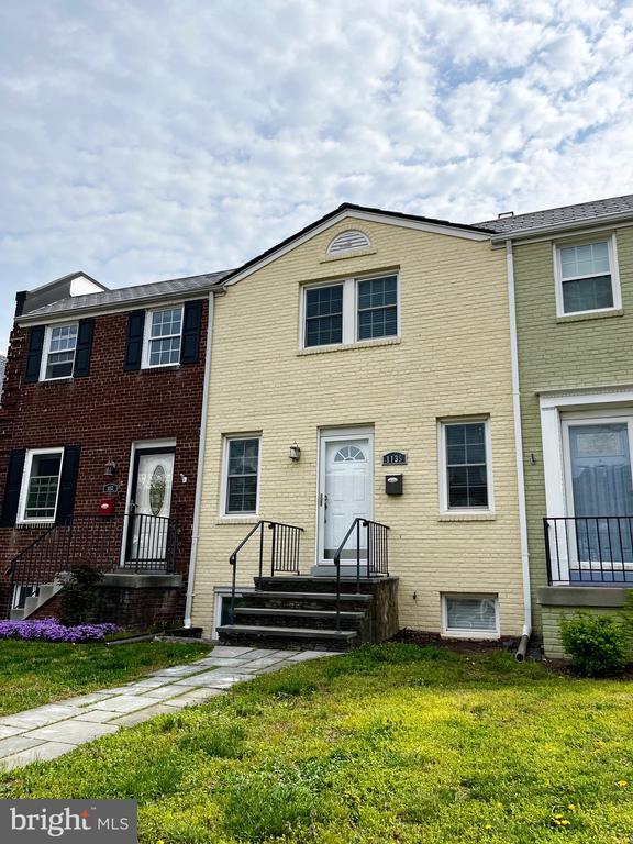 Foto principal - 1135 Colonial Ave