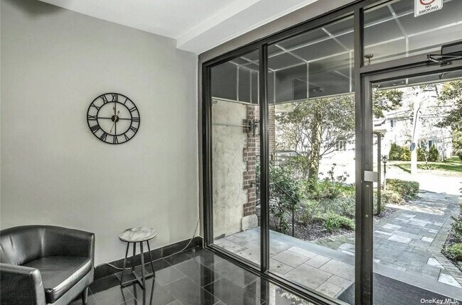 Foto del edificio - 16 Stoner Ave