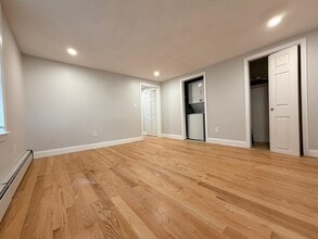 Building Photo - 44 Franklin St