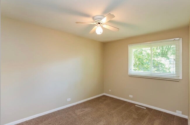 Building Photo - 1563 S Tyler Rd