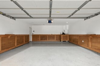 Building Photo - 16327 Tyler Reach Dr