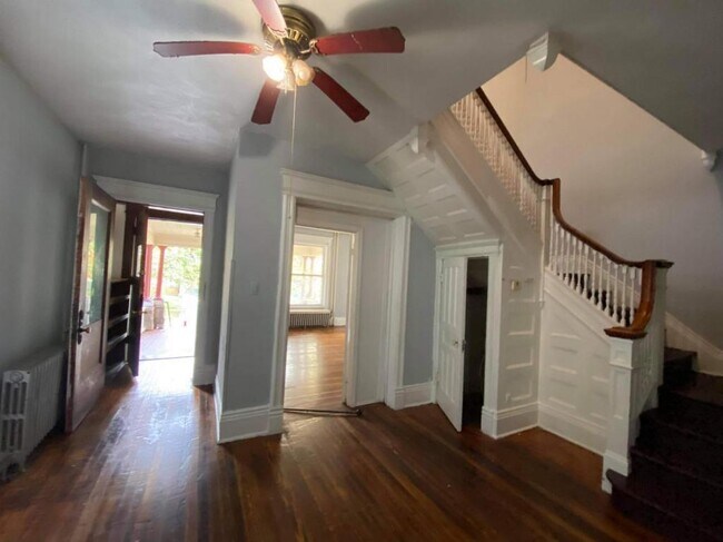 Building Photo - 18 A Jewett place