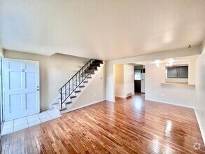 Building Photo - 711 3rd St