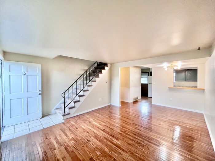 Foto principal - Townhome in Central Windsor!