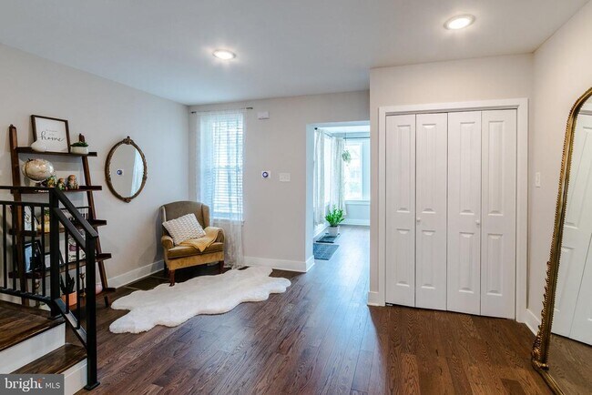 Foto del edificio - 4841 Larchwood Ave