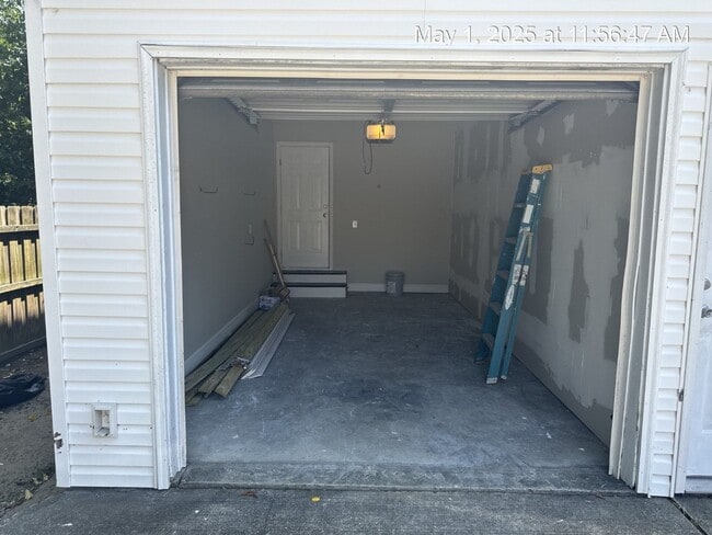 Building Photo - 1113 Juniper Dr