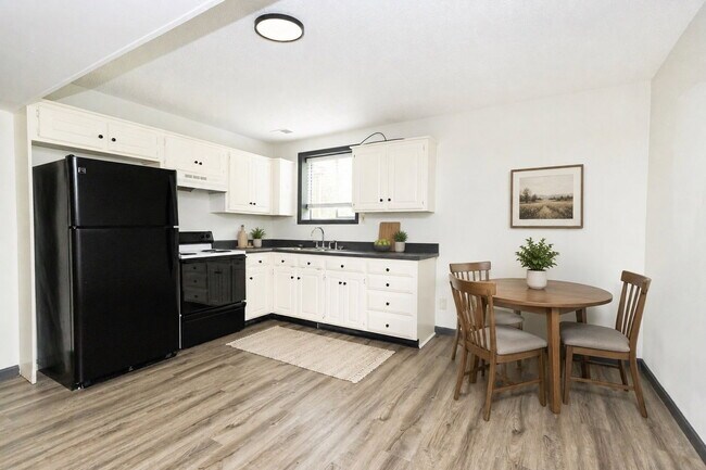 Foto del edificio - 6923 Greenway Dr