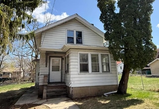 Building Photo - 513 N Sunset Ave