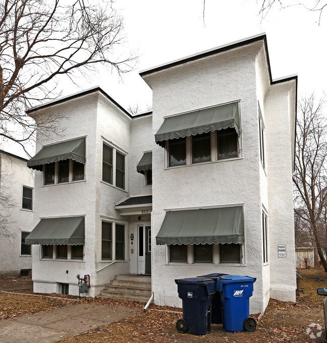 Building Photo - 2111 Selby Ave